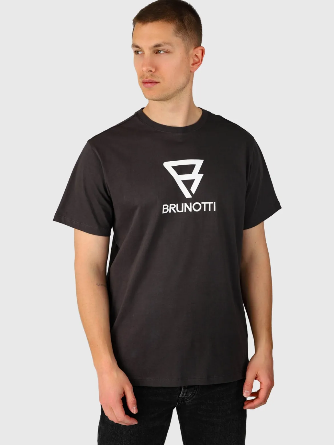 Aron Men T-shirt | Pirate Black